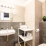 Appartement Marone 209 ~ Ac/balcony/indoor Parking *