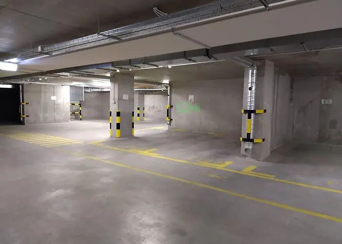 Marone 209 ~ Ac/balcony/indoor Parking Lägenhet