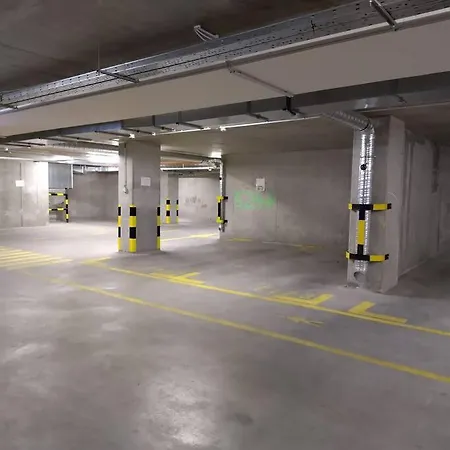Marone 209 ~ Ac/balcony/indoor Parking Апартаменты