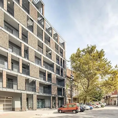 Apartamento Marone 209 ~ Ac/balcony/indoor Parking